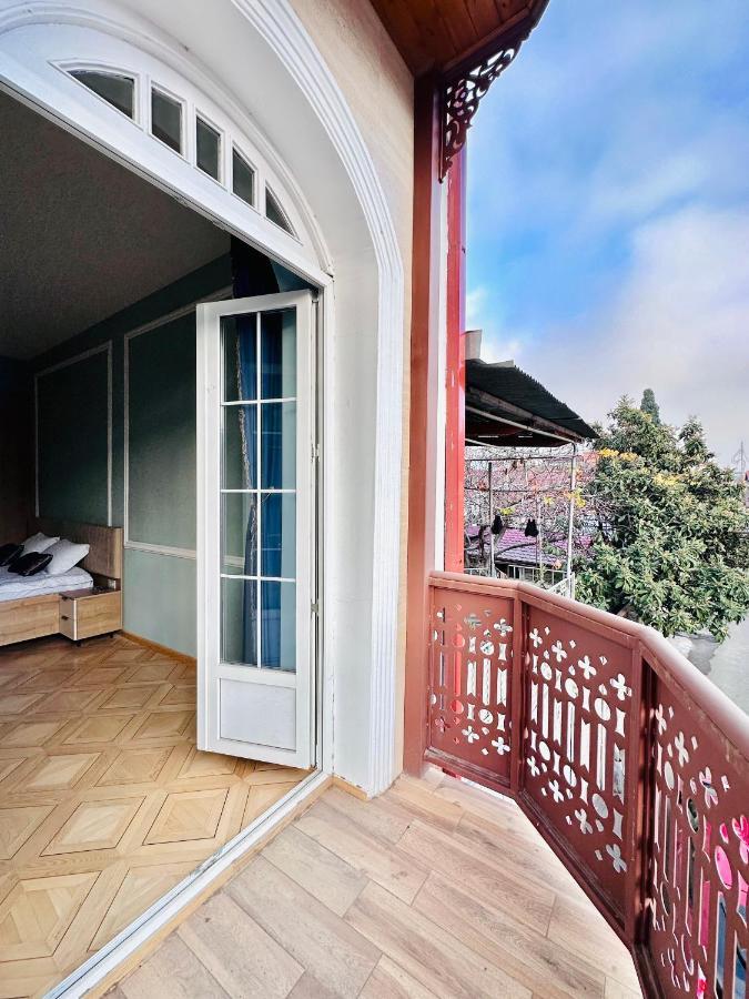 Hotel Embassy Tbilisi Exterior foto